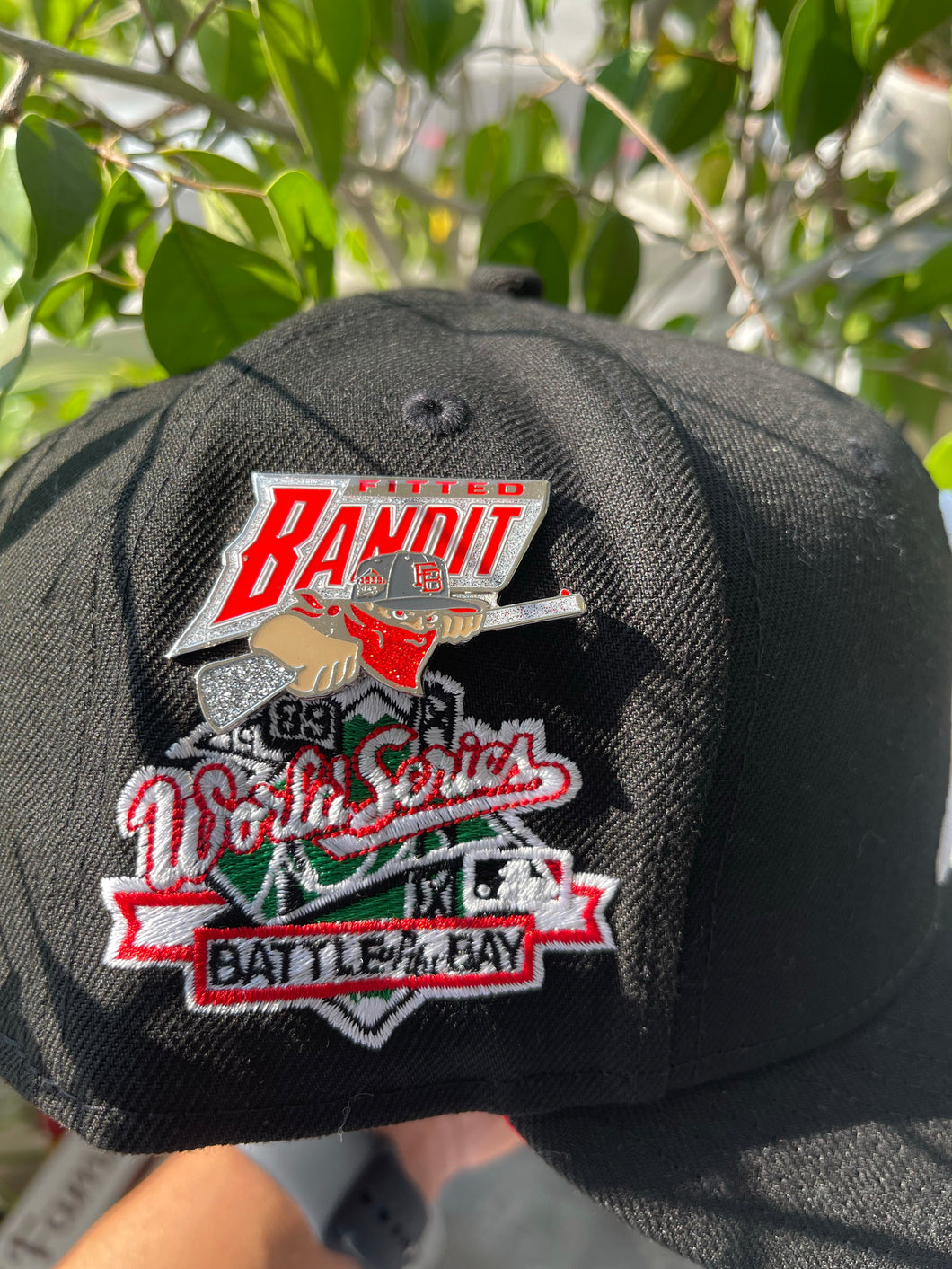 Loui V Fitted Bandit (shooter pin)  + sticker